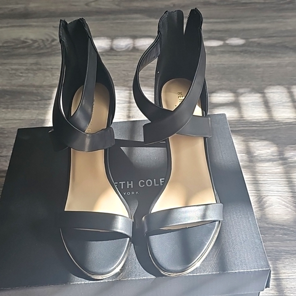 Kenneth Cole Strappy Heels  Black 7.5